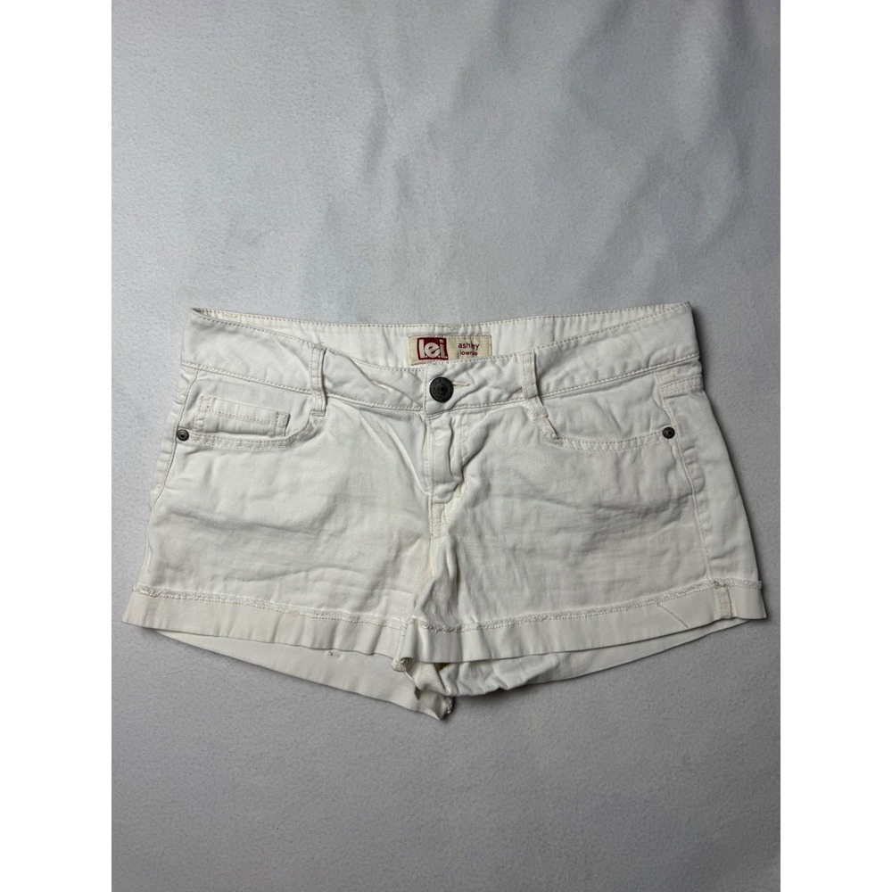 LEI Ashley Low Rise White Denim Shorts Womens Size 9 Regular Cut Off Y2K Style